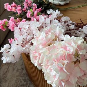 Elegant Pink and White Floral Arrangement